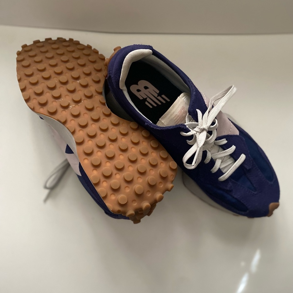 New Balance 327 Sneakers